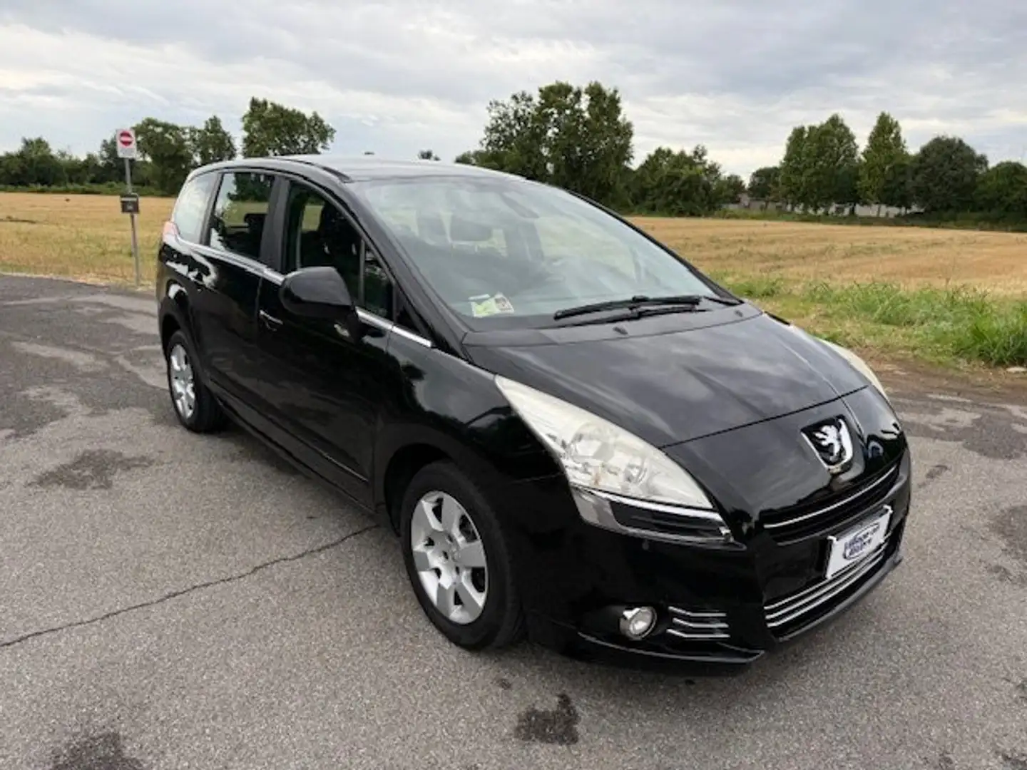 Peugeot 5008 5008 I 2009 1.6 hdi 8v Allure 115cv 7 POSTI Чорний - 1