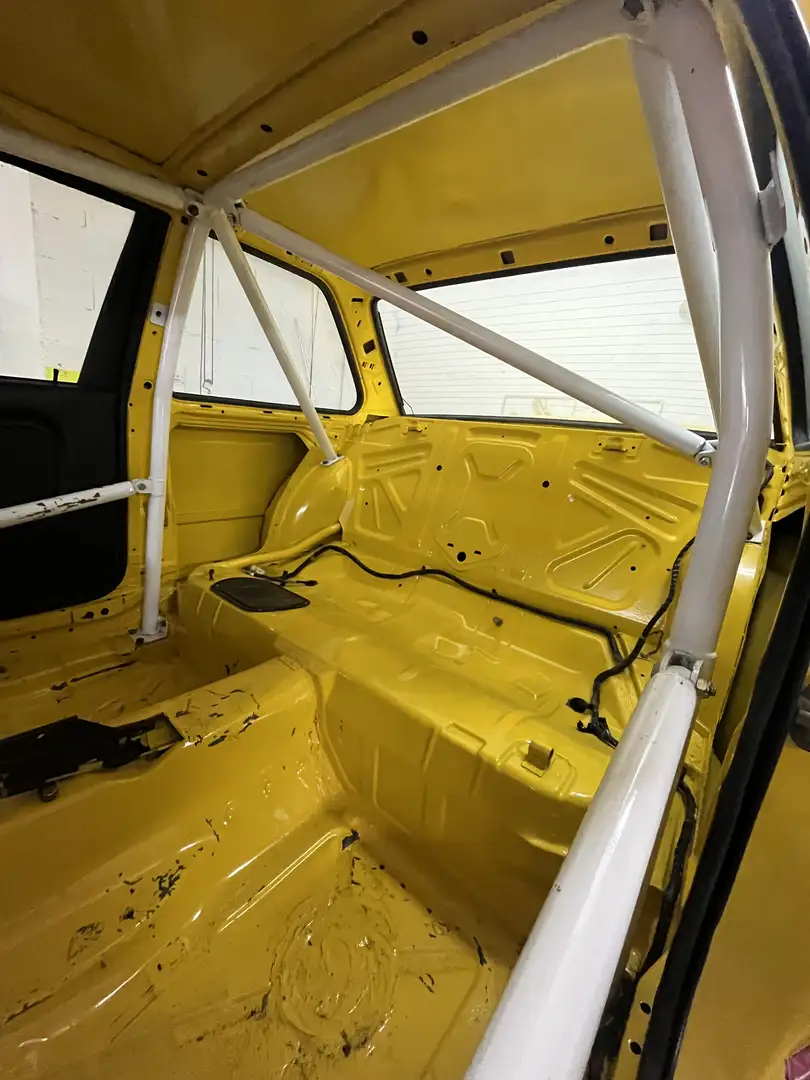 BMW 325 325i Amarillo - 2