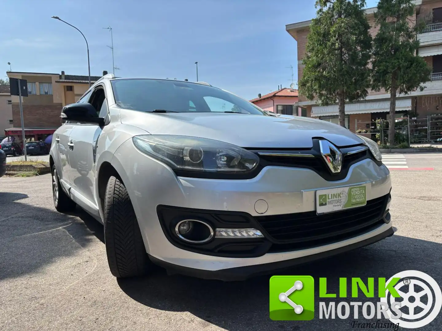 Renault Megane dCi 110CV EDC SporTour Limited Gris - 2