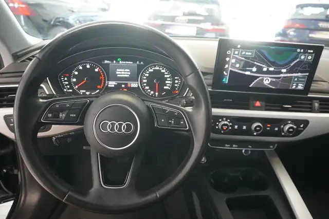 Audi A4 view 11