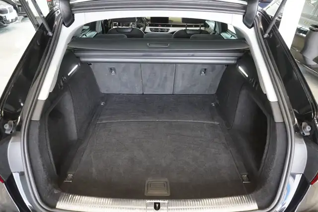Audi A4 view 10