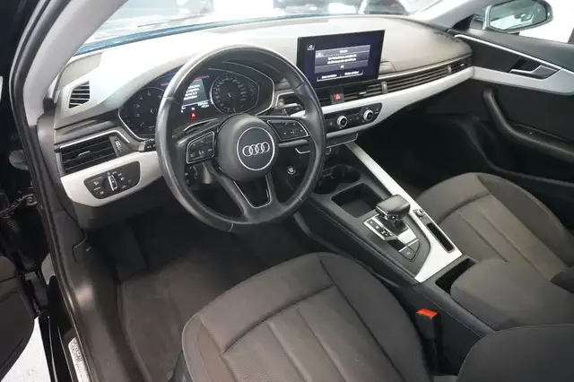 Audi A4 view 7