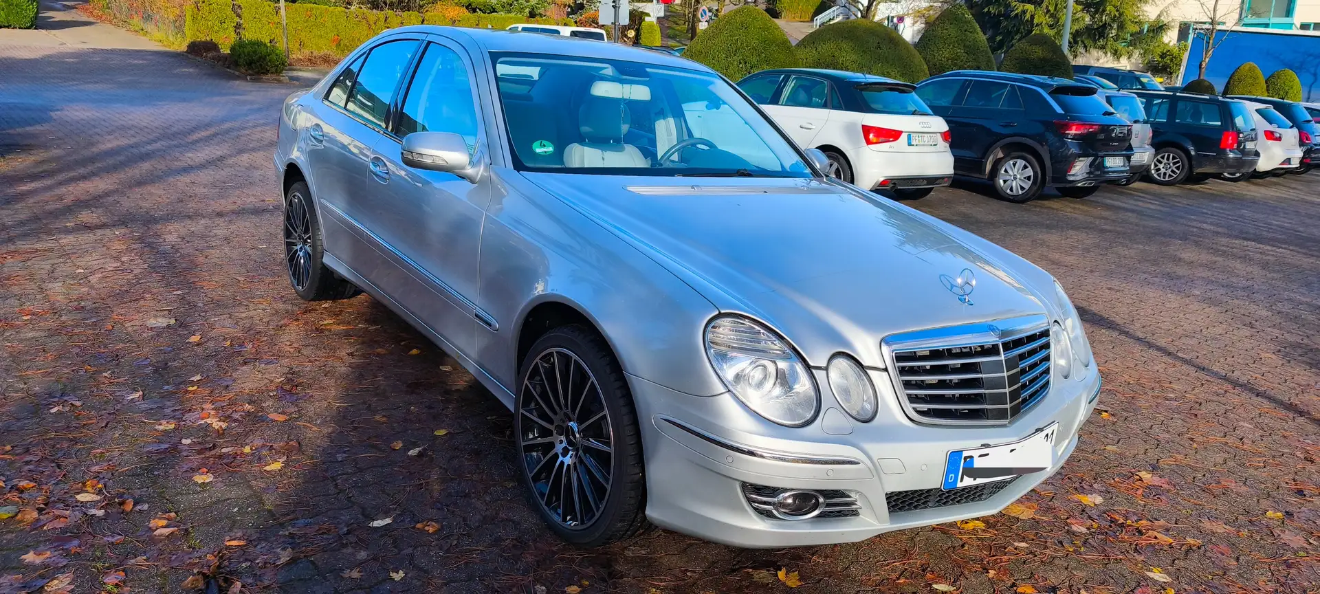 Mercedes-Benz E 350 E-Klasse 4Matic Automatik Avantgarde Срібний - 2