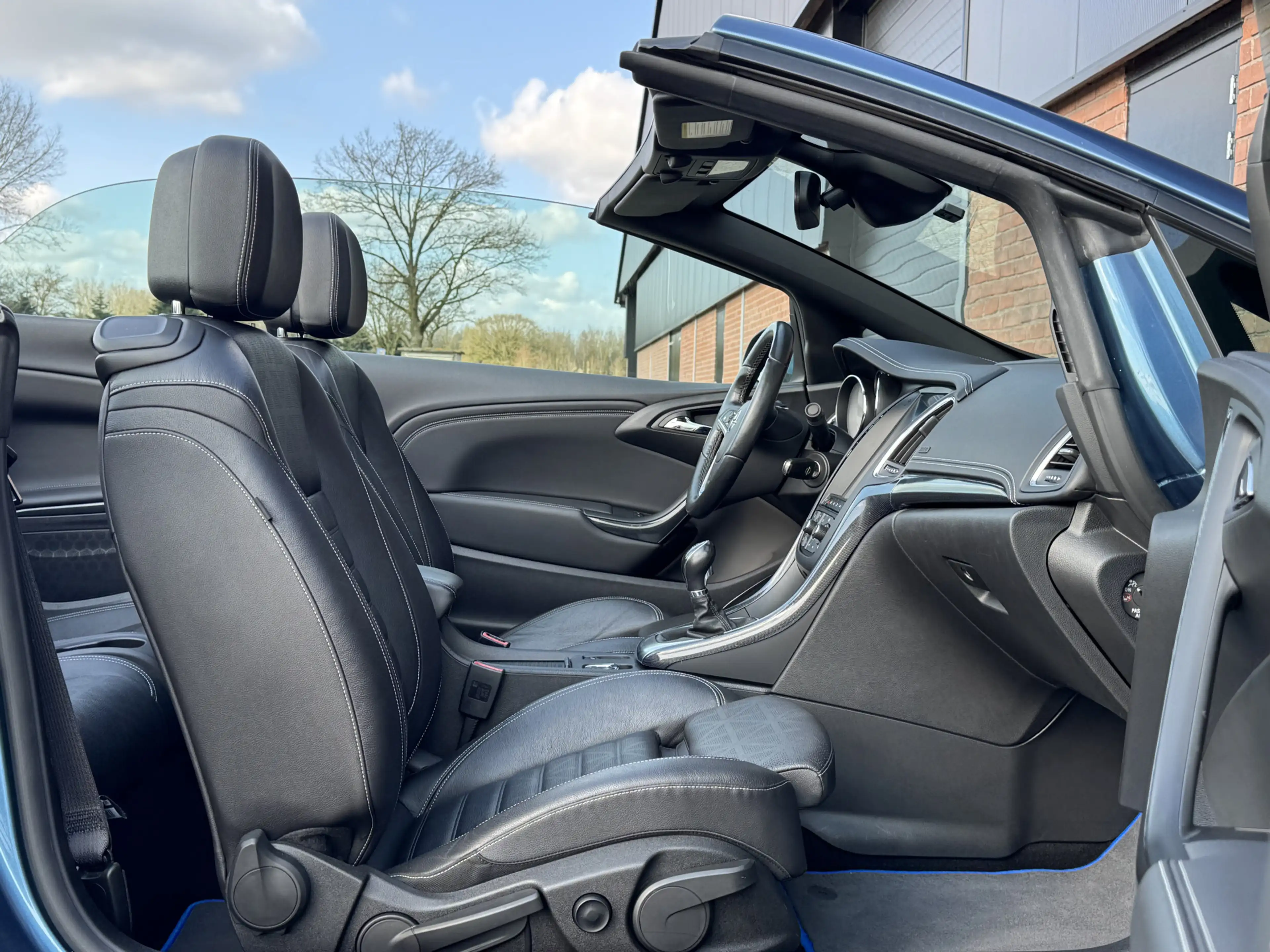 Opel Cascada 1.6 TURBO COSMO | NL-AUTO! | LEDER! | NAVI! — photo 29