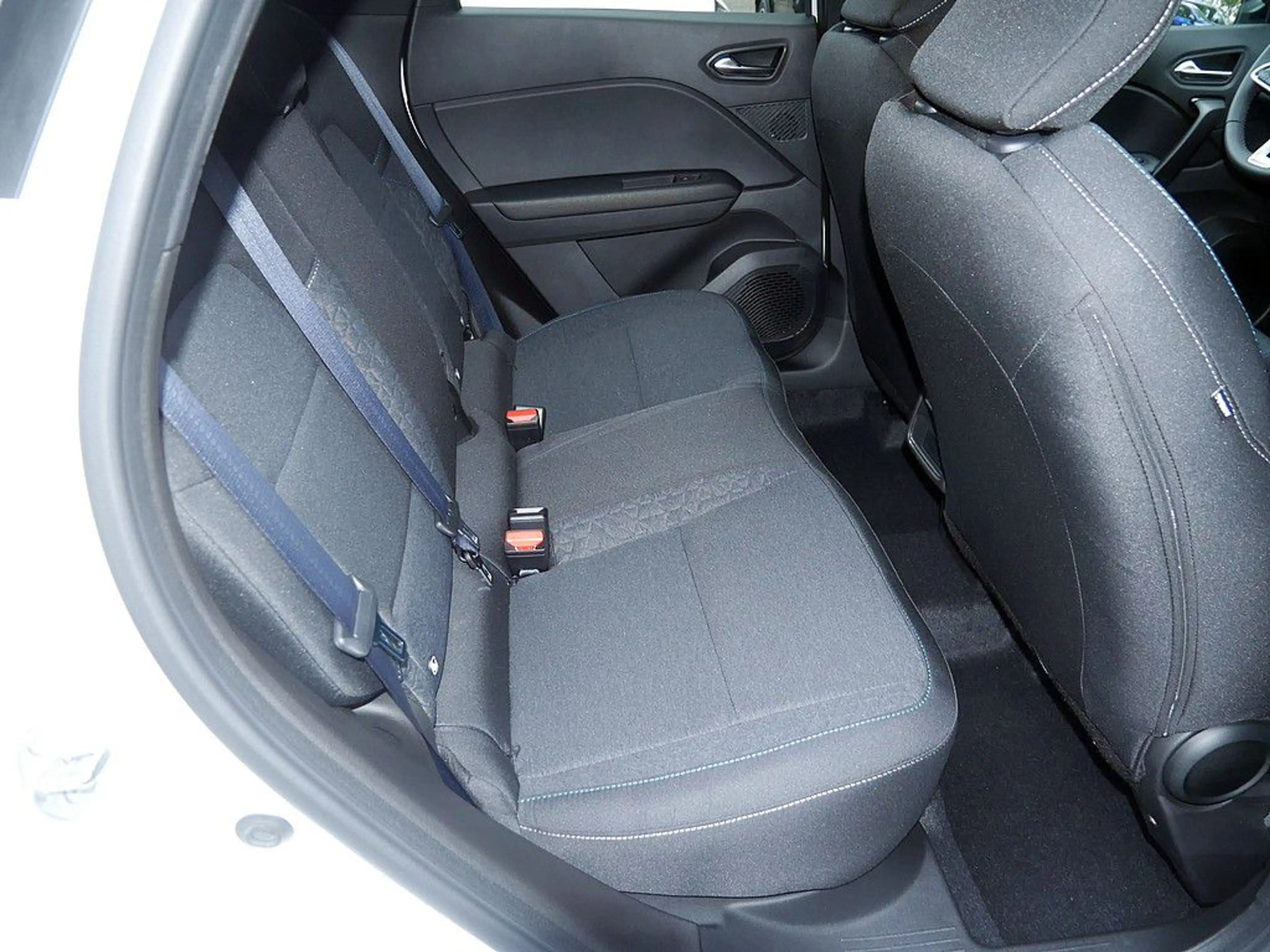 Mitsubishi ASX 1.8 Diamant Plus Hybrid PDC SHZ KAMERA LED — photo 9