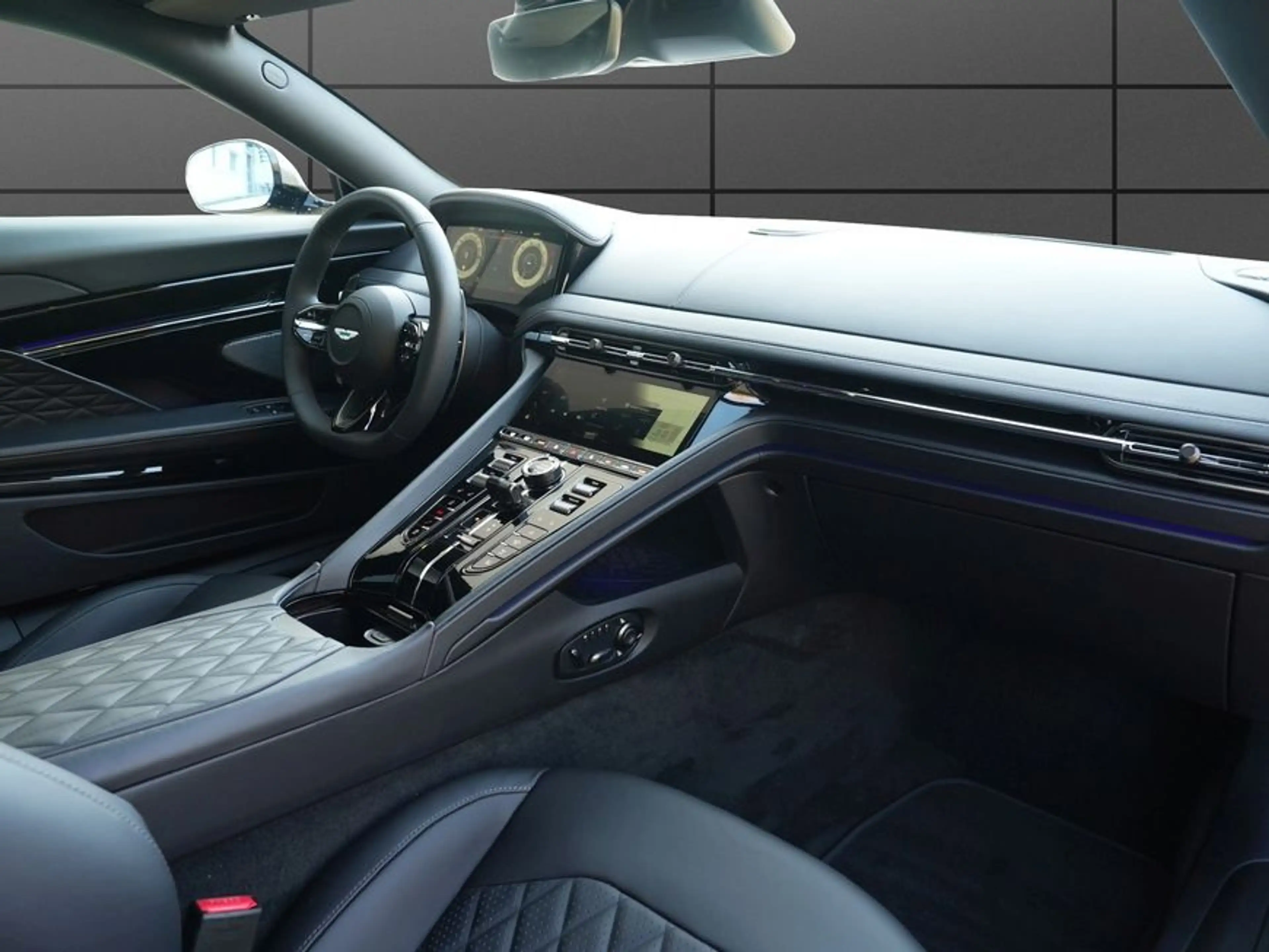 Aston Martin DB12 Coupe — photo 10