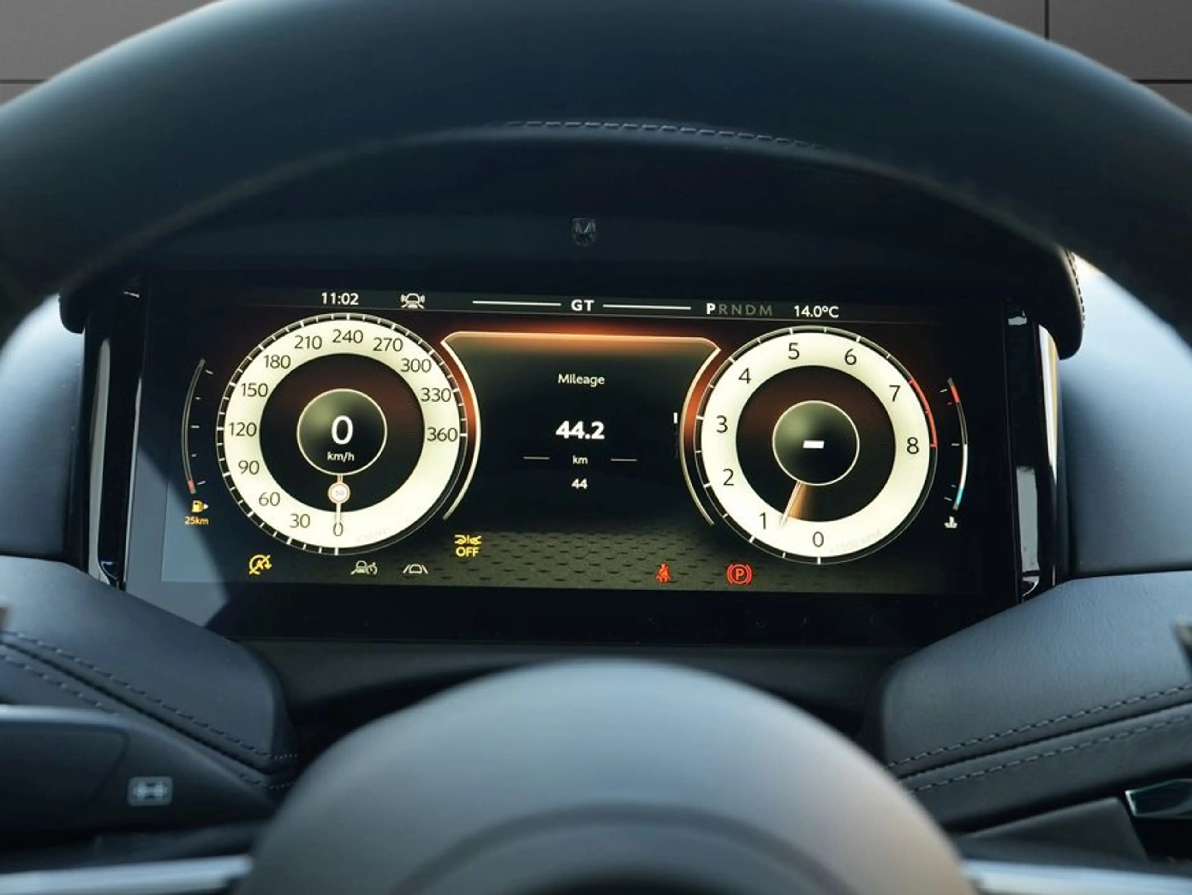 Aston Martin DB12 Coupe — photo 6