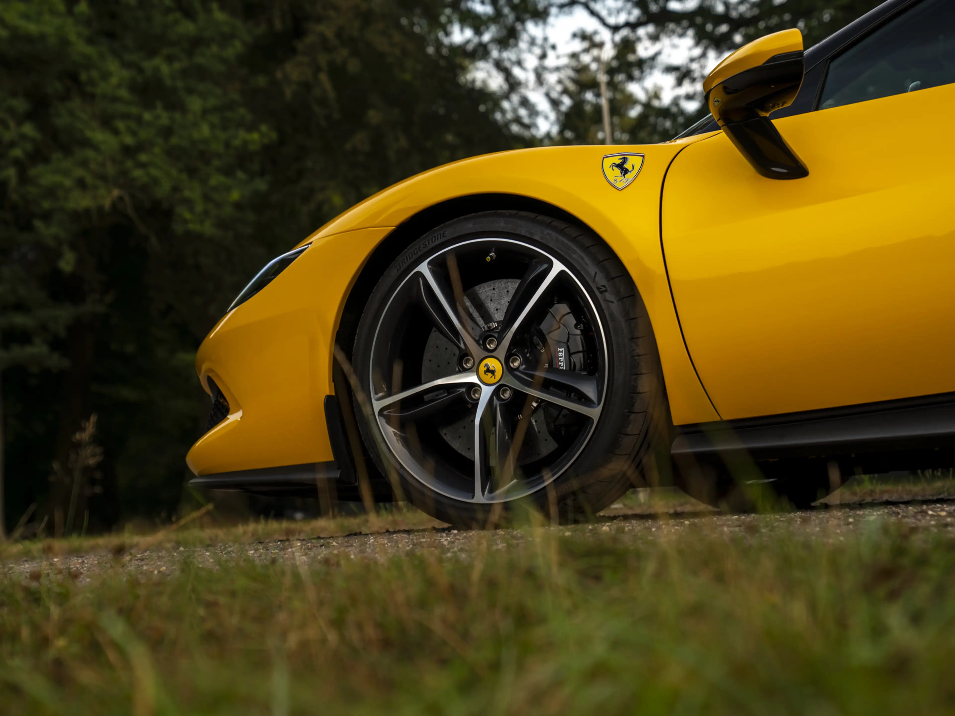 Ferrari 296 GTB 3.0 V6 | Giallo Triplo Strato | Racing Seats | War — photo 15