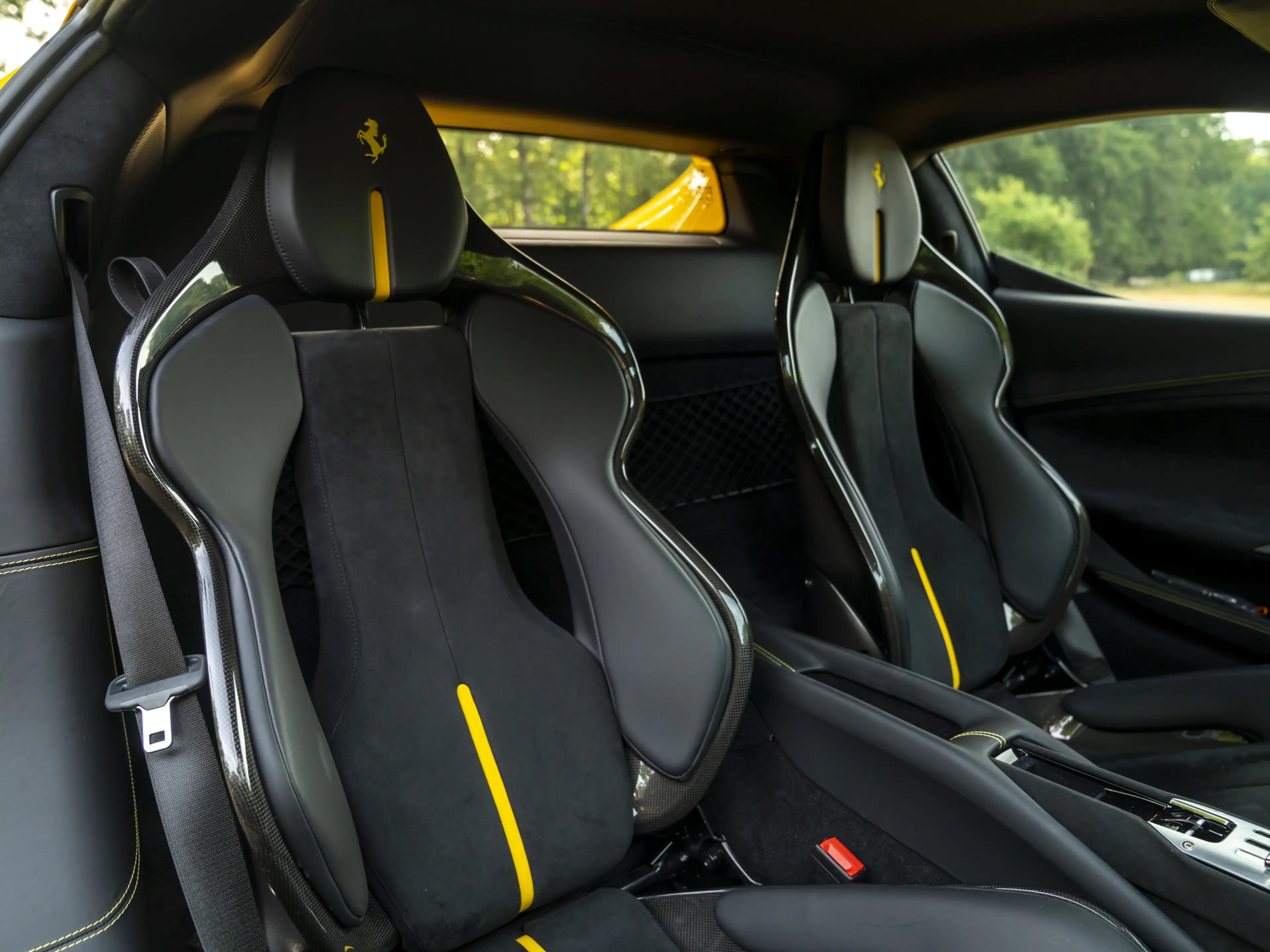 Ferrari 296 GTB 3.0 V6 | Giallo Triplo Strato | Racing Seats | War — photo 10