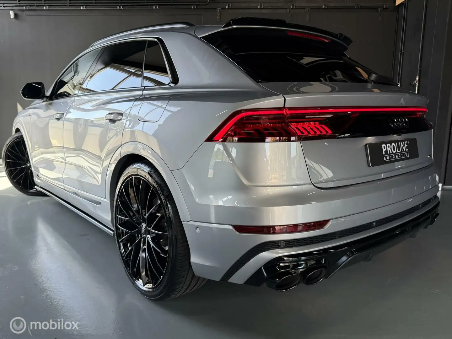 Audi Q8 55 TFSI e quattro Pro Line / 23 INCH / Black optic Grijs - 2