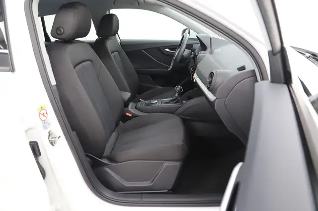 Audi Q2 view 10