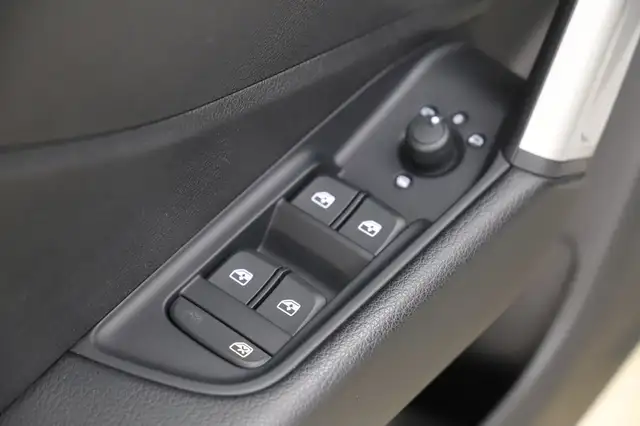 Audi Q2 view 14