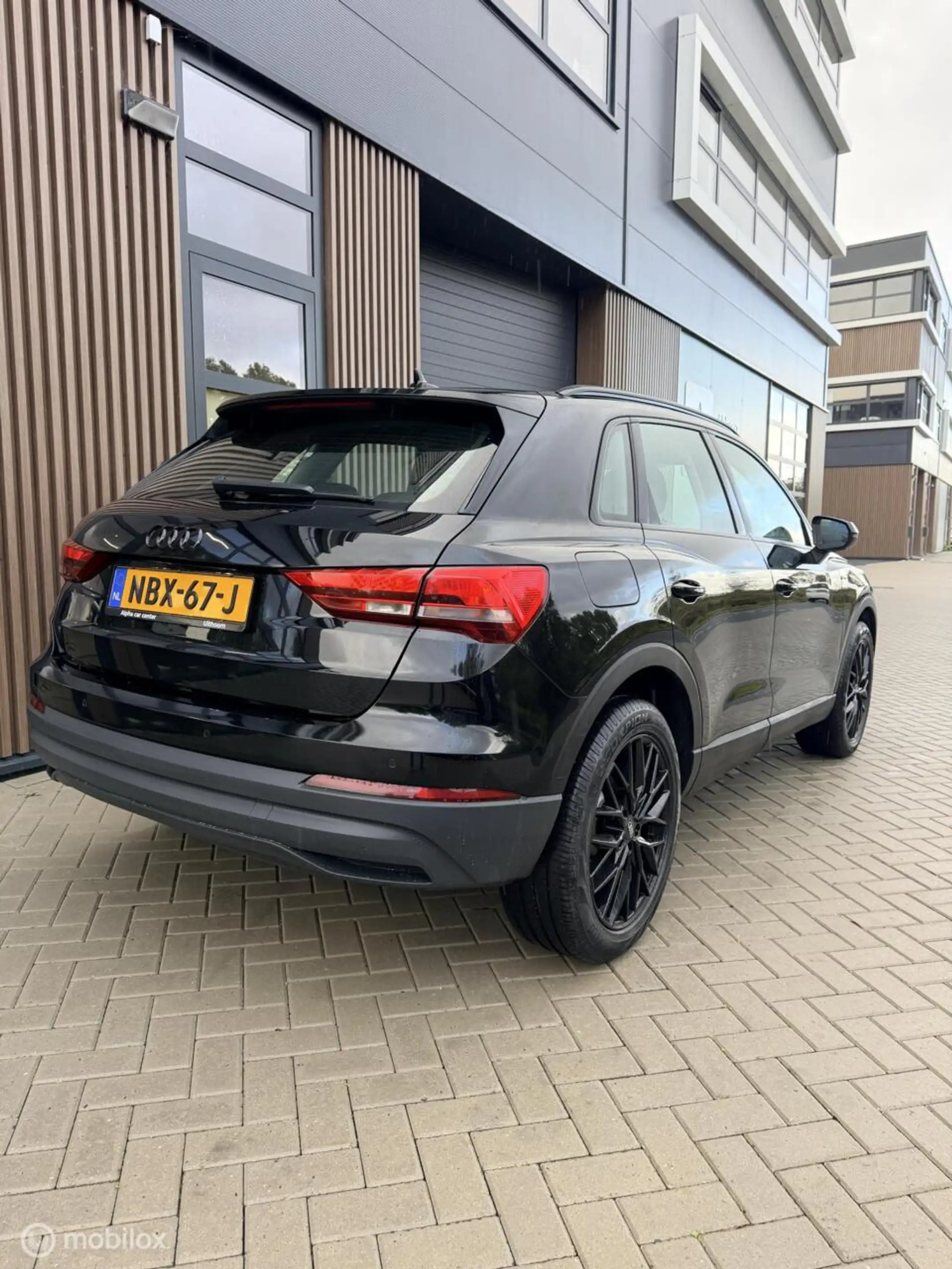 Audi Q3 45 TFSI e S edition DEALER/GARANTIE/BLACK EDITION — photo 10