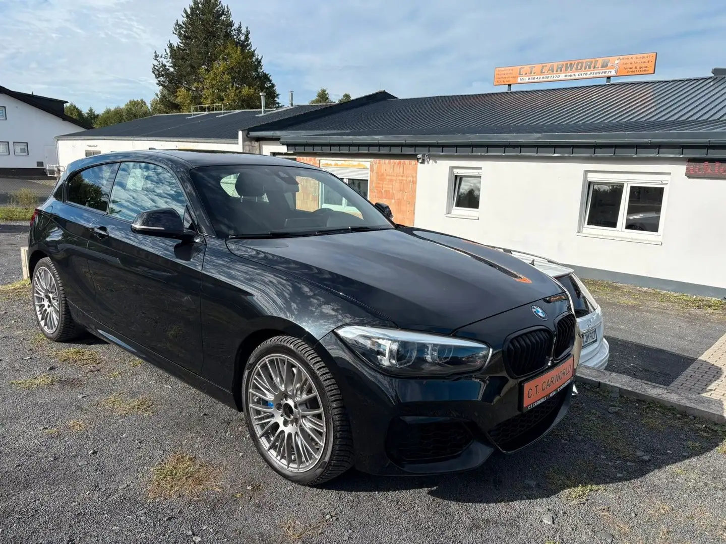 BMW 116 d M SPORT / KAMERA / ALCANTARA / SITZHEIZUNG Schwarz - 1