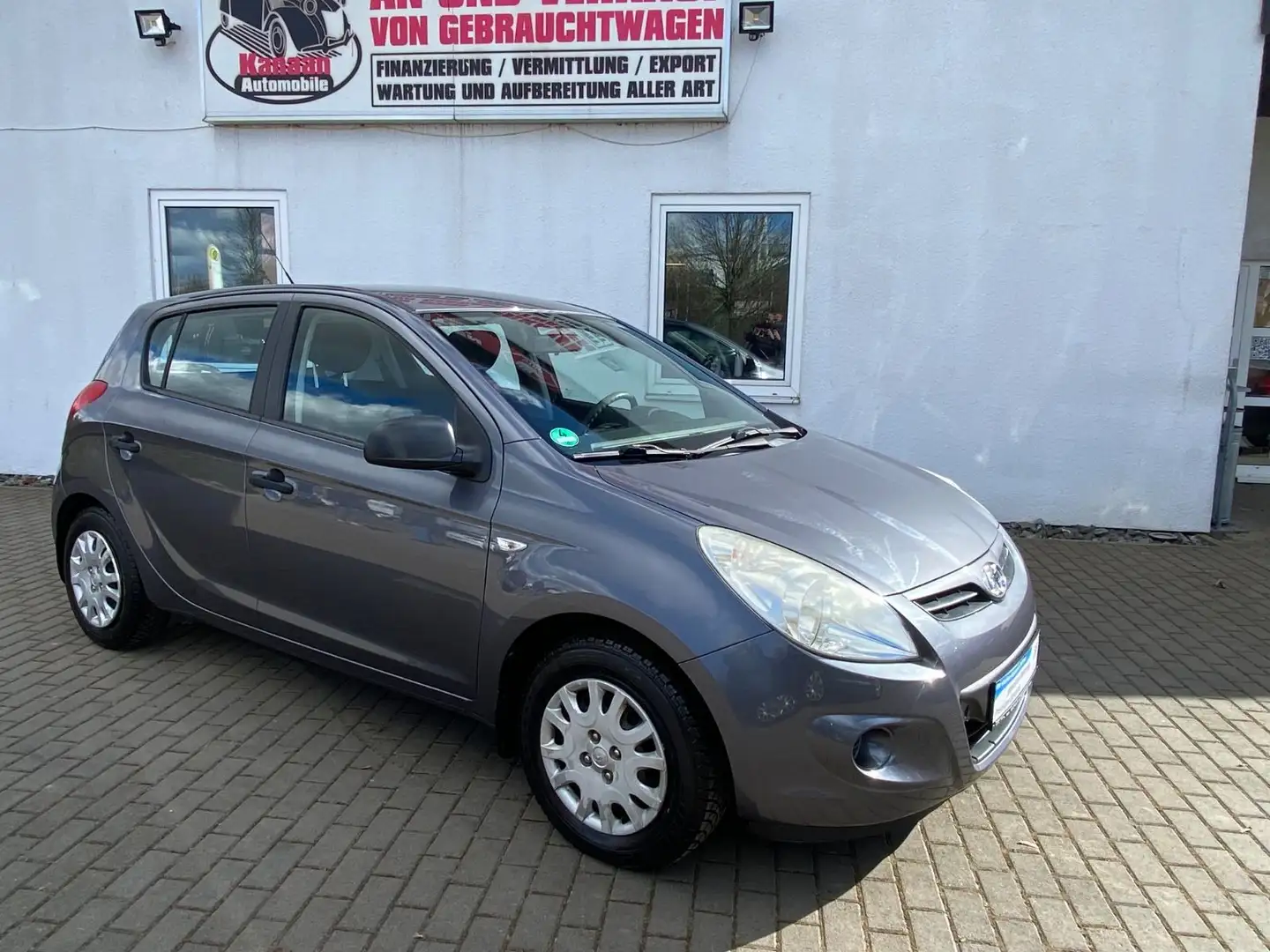 Hyundai i20 Classic 1.2 / 5.türig /Klimaanlage /40.000KM Grau - 1