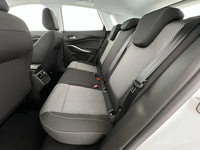 Opel Grandland view 8