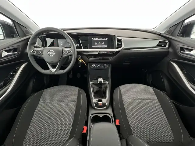 Opel Grandland view 6