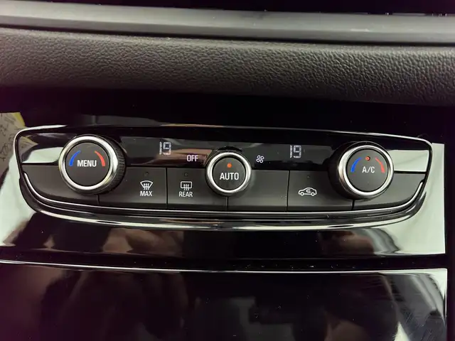 Opel Grandland view 12