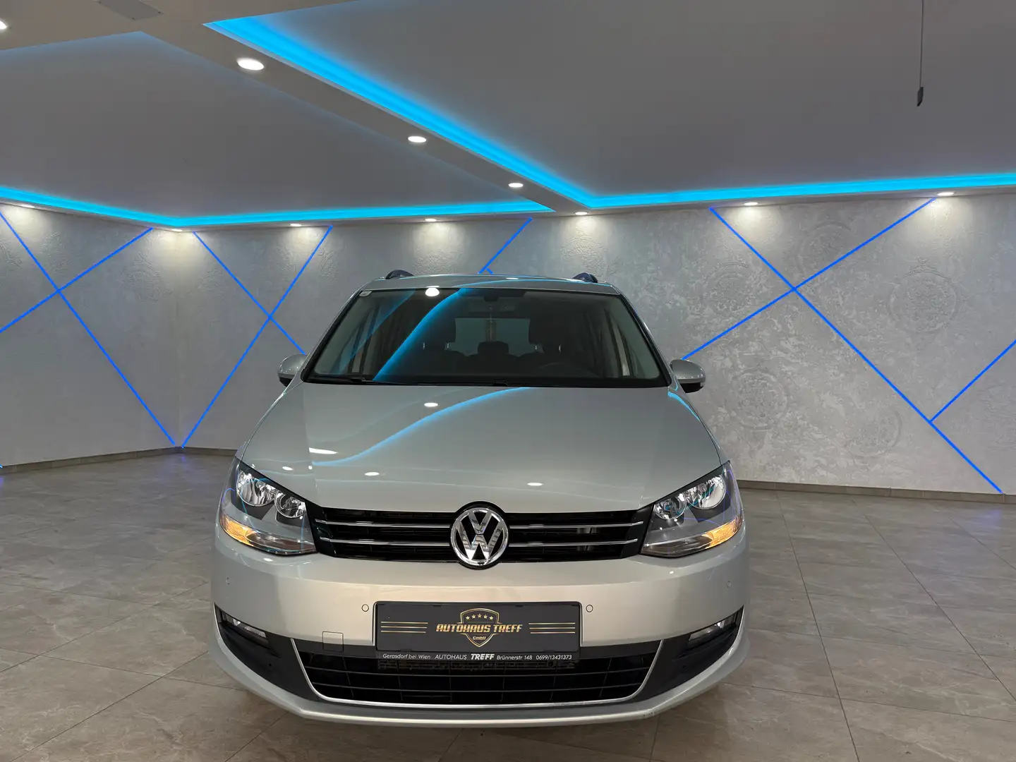 Volkswagen Sharan Comfortline BMT 2,0 TDI DPF*AHK*1.BESITZ* Silber - 2