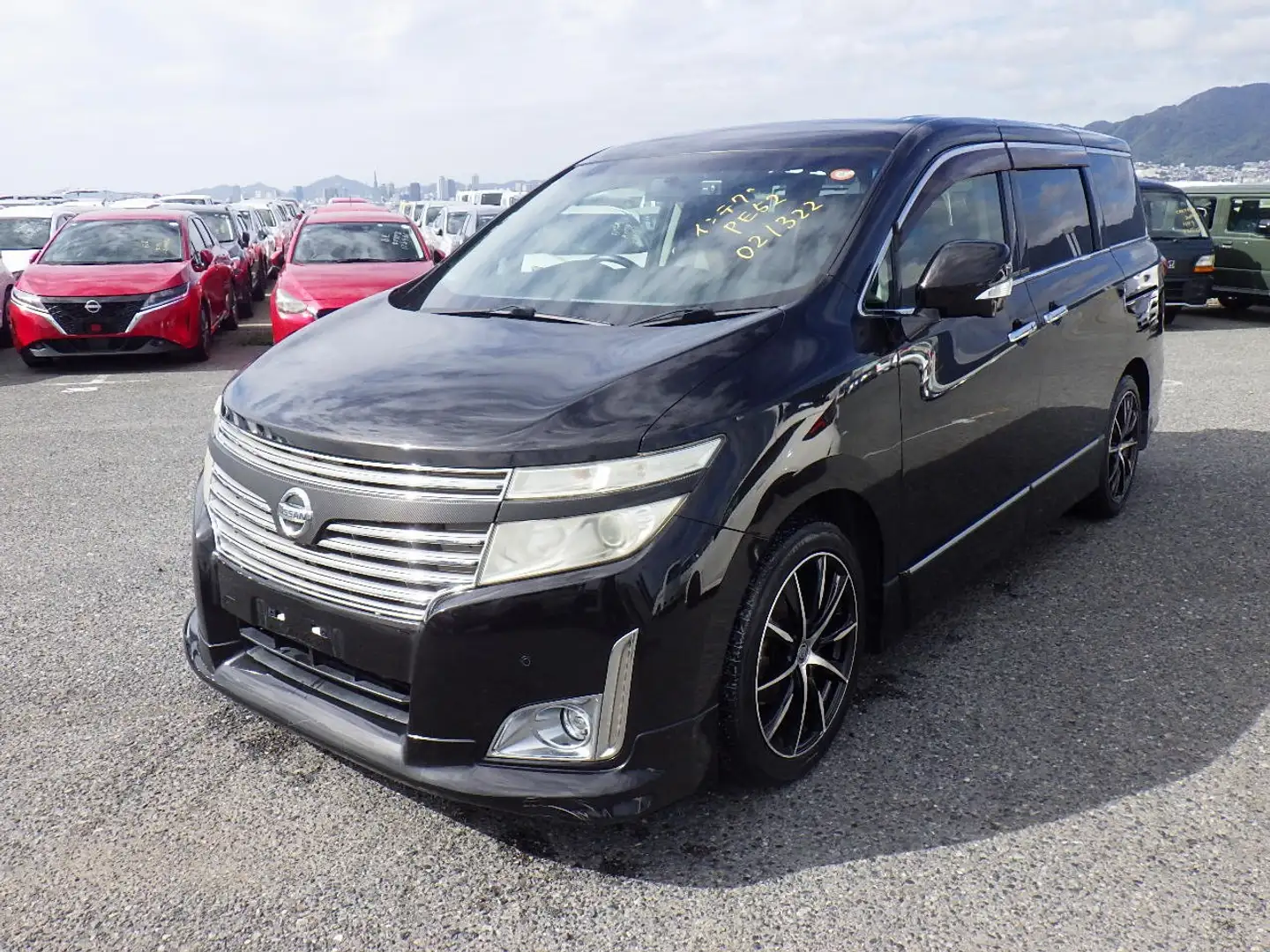 Nissan Elgrand 350HWS Schwarz - 1