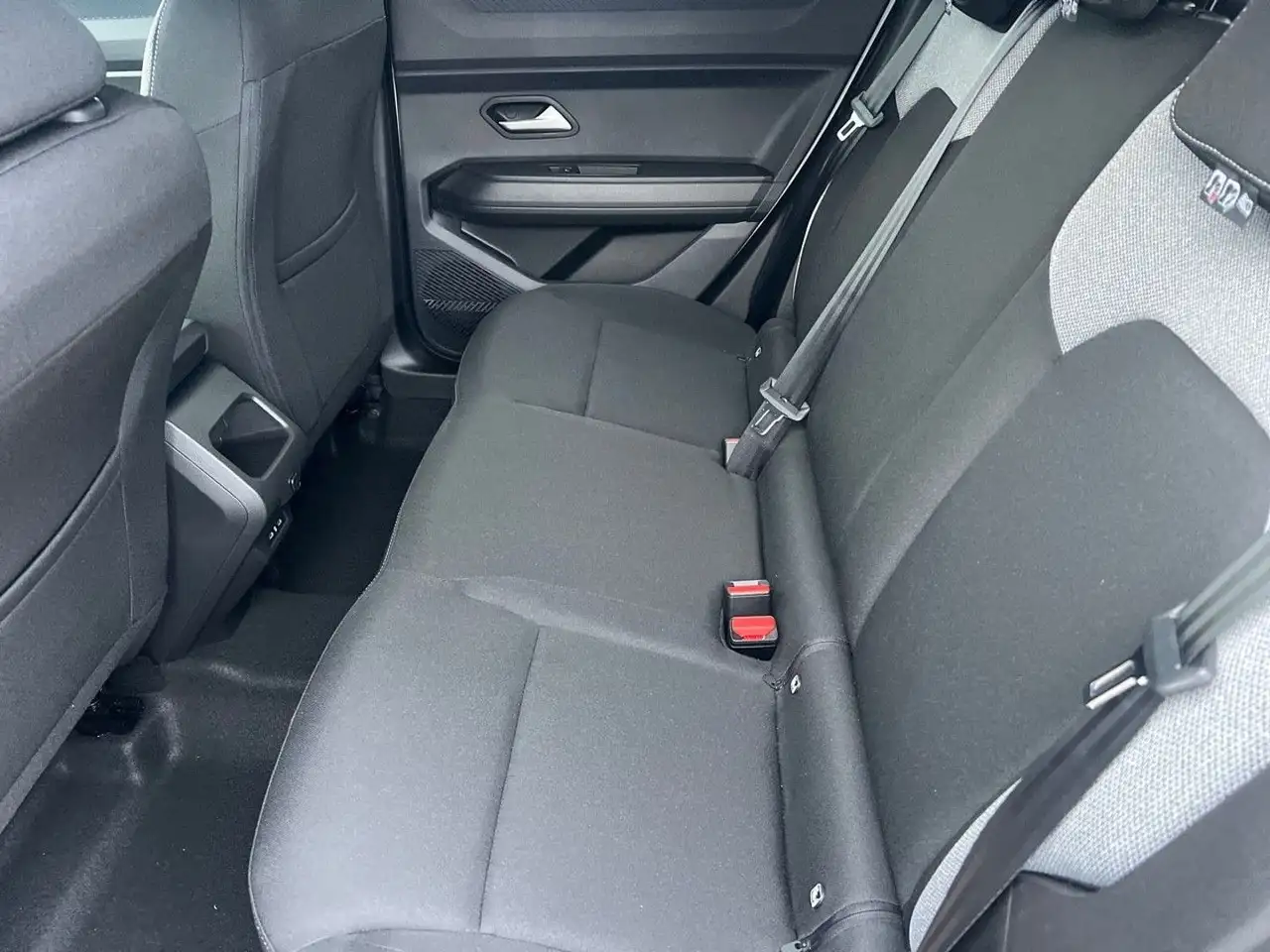 Dacia Duster — photo 14