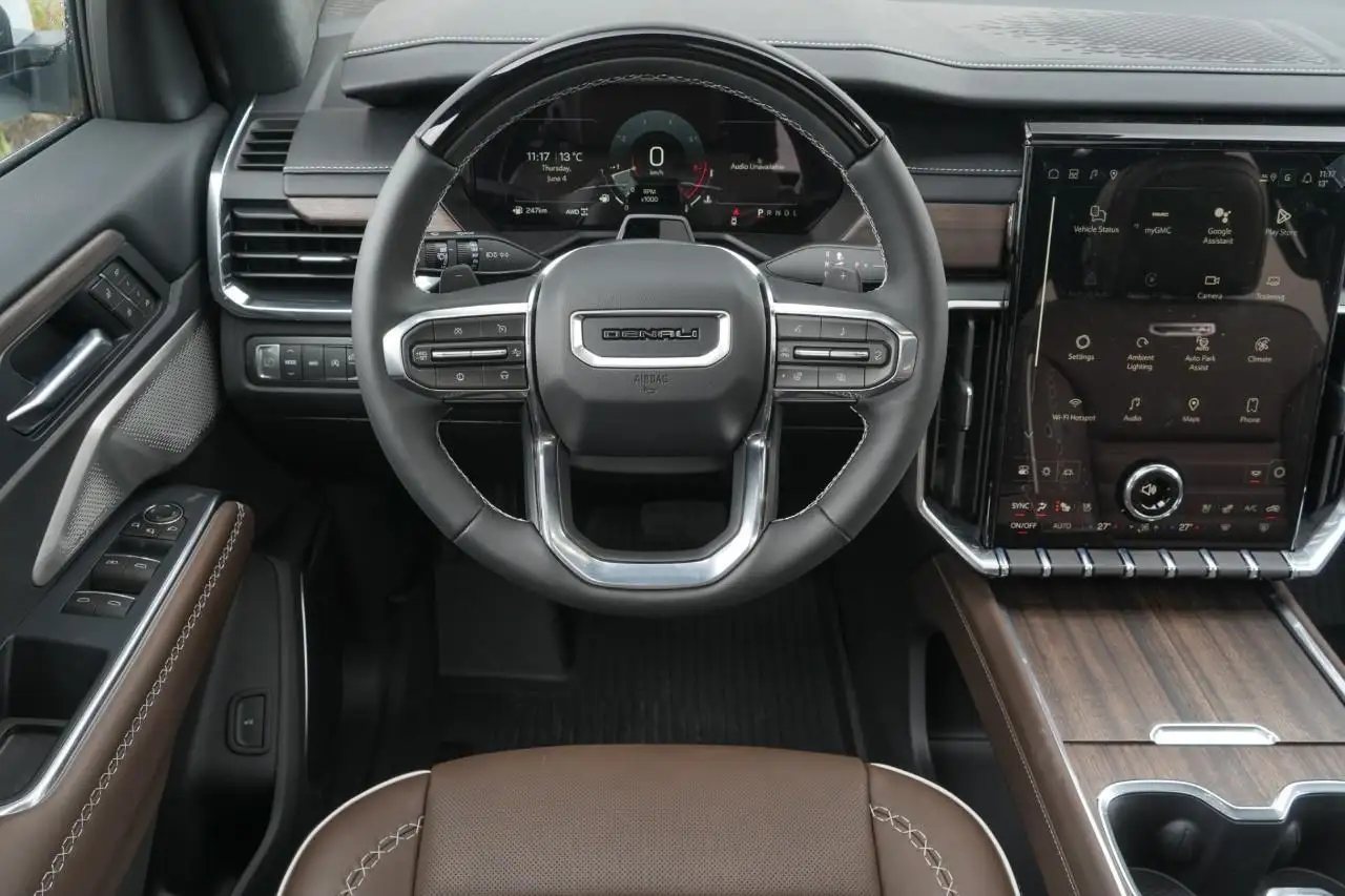 GMC Acadia снимка GMC Acadia