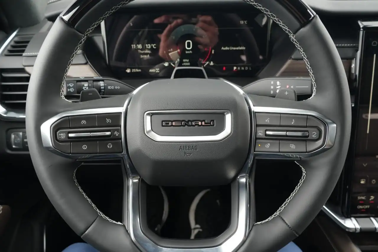 GMC Acadia снимка GMC Acadia