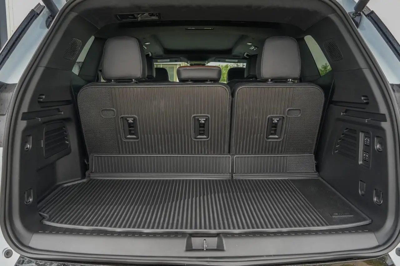GMC Acadia снимка GMC Acadia