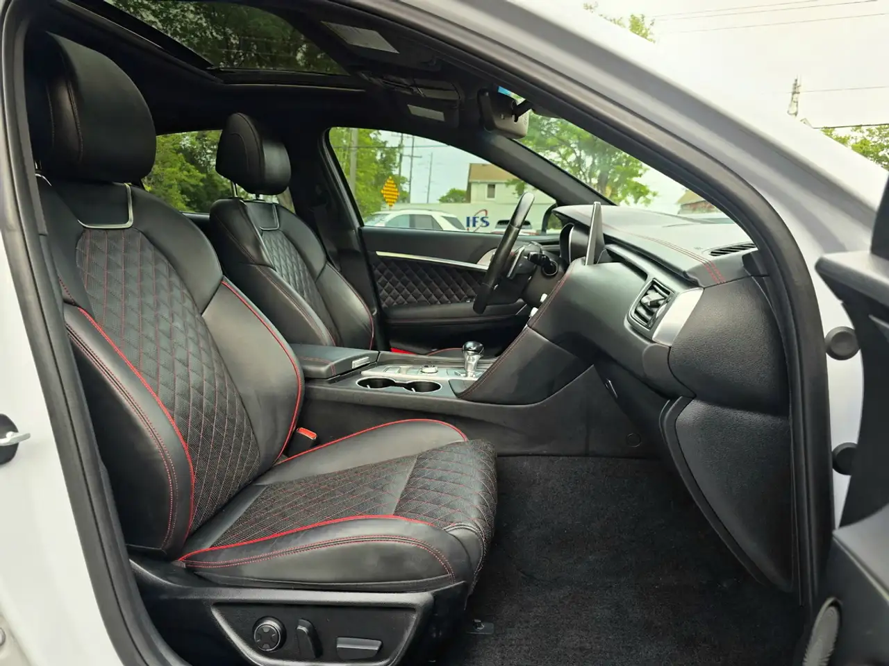 Genesis G70 снимка Genesis G70