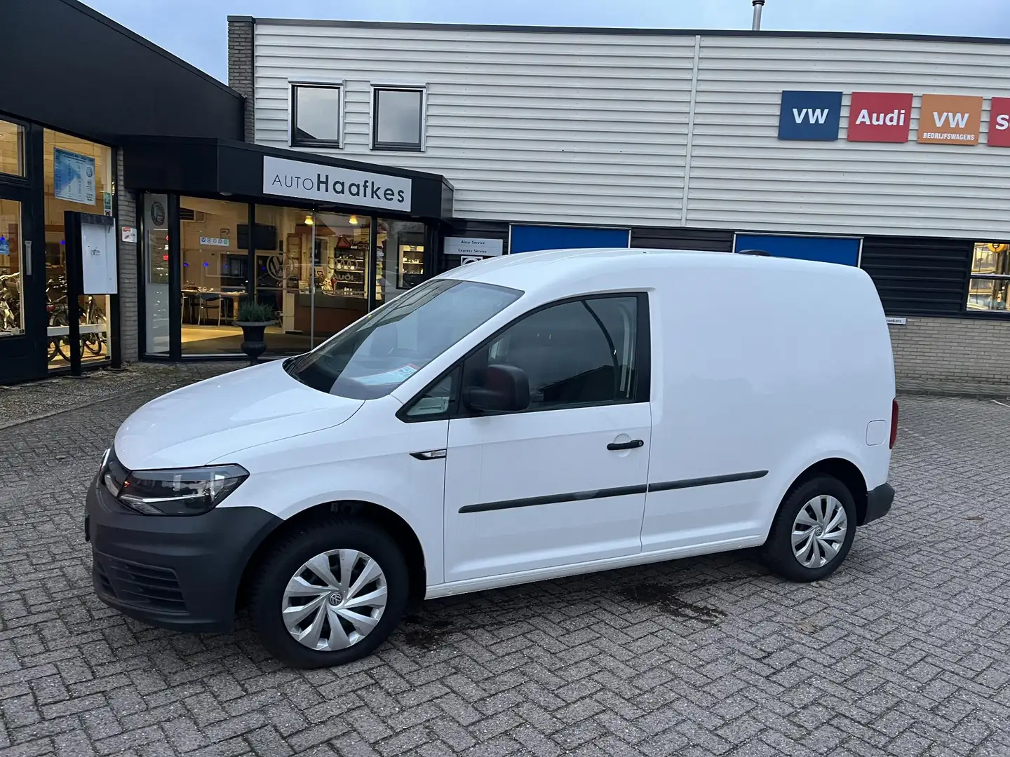 Volkswagen Caddy 1.0 TSI L1H1 BMT Trendline Weiß - 2