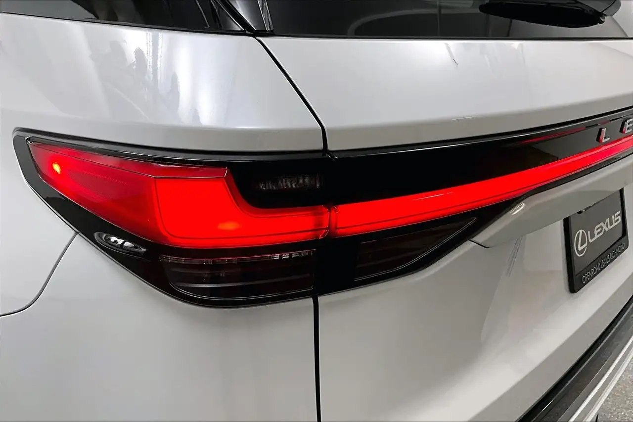 Lexus TX снимка Lexus TX