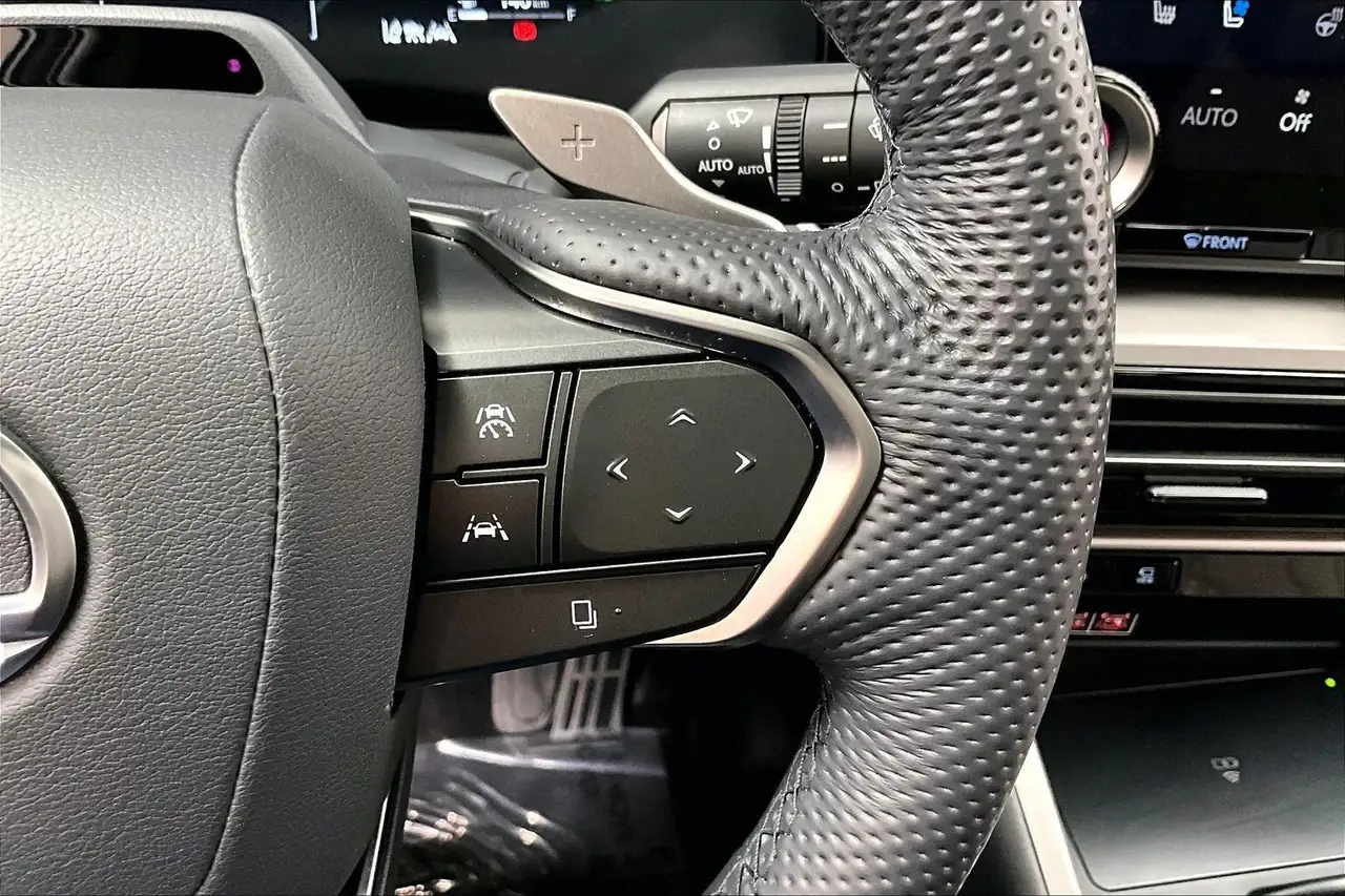 Lexus TX снимка Lexus TX