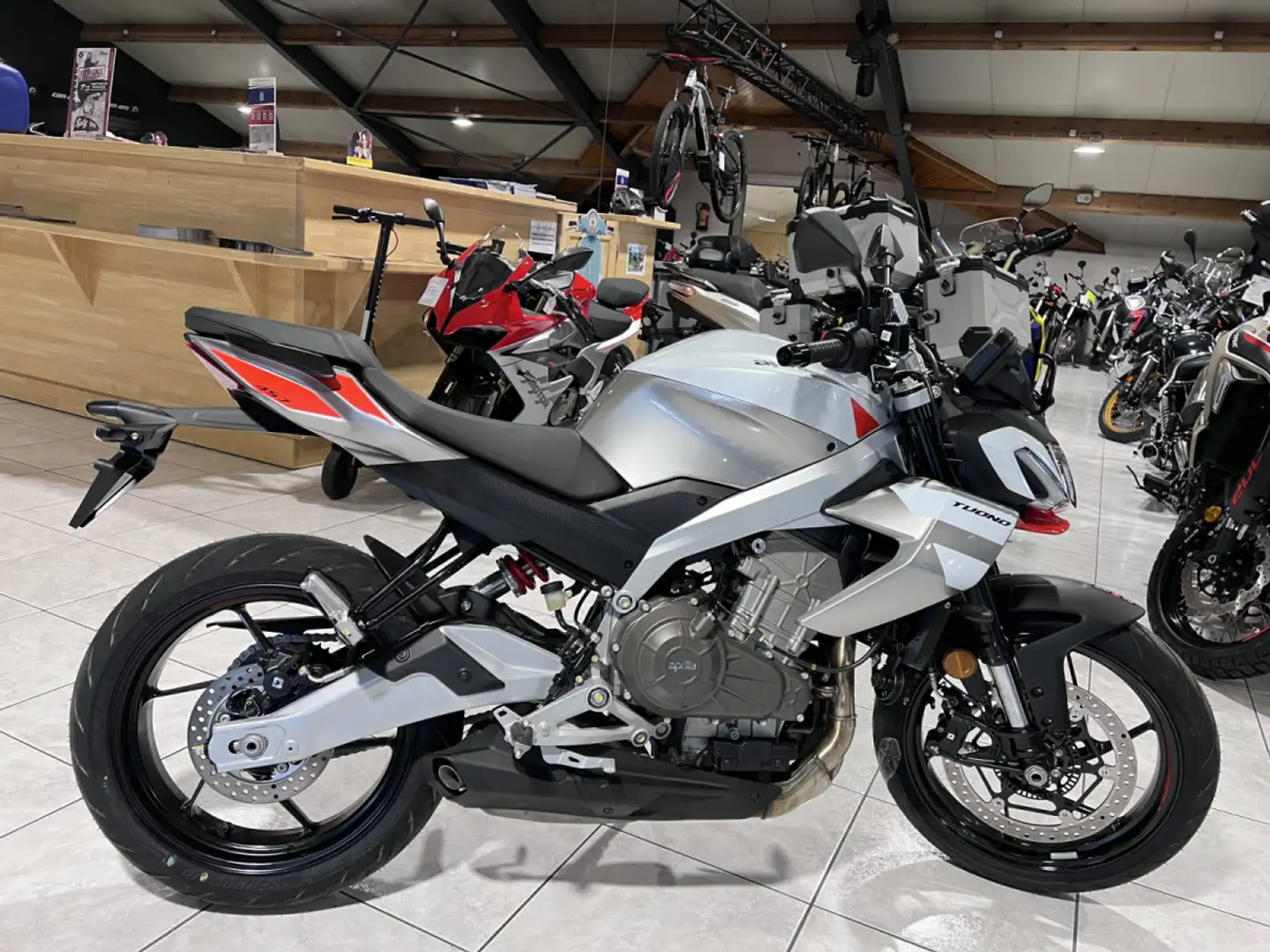 Aprilia Tuono 457 Blanc - 1