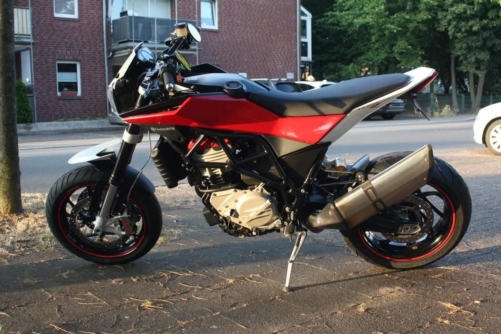 Husqvarna Nuda 900 R  Reifen neu, Inspektion gem. Rot - 2