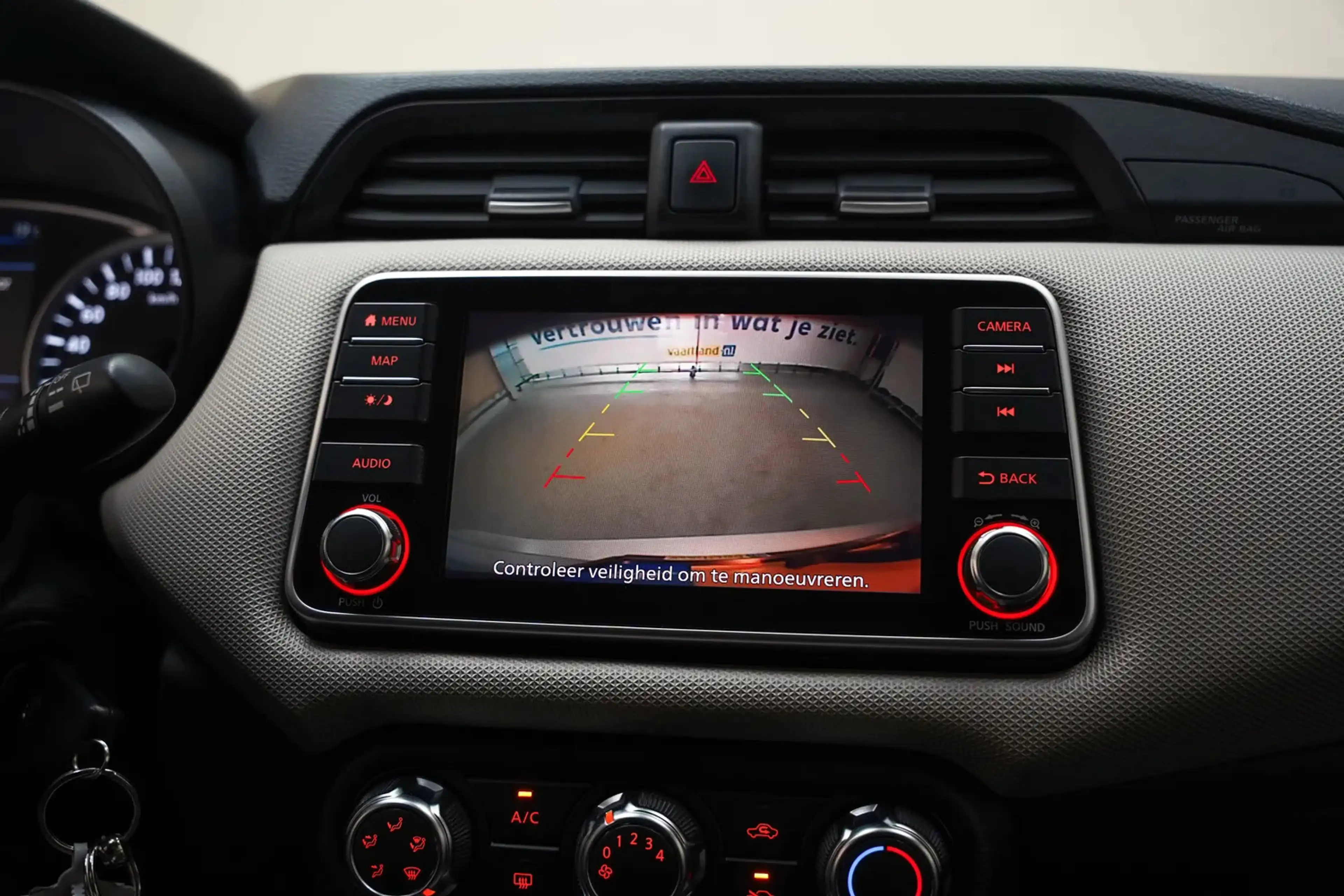 Nissan Micra 1.0 IG-T N-Connecta [ Navi Apple/Android Camera Cr — photo 5