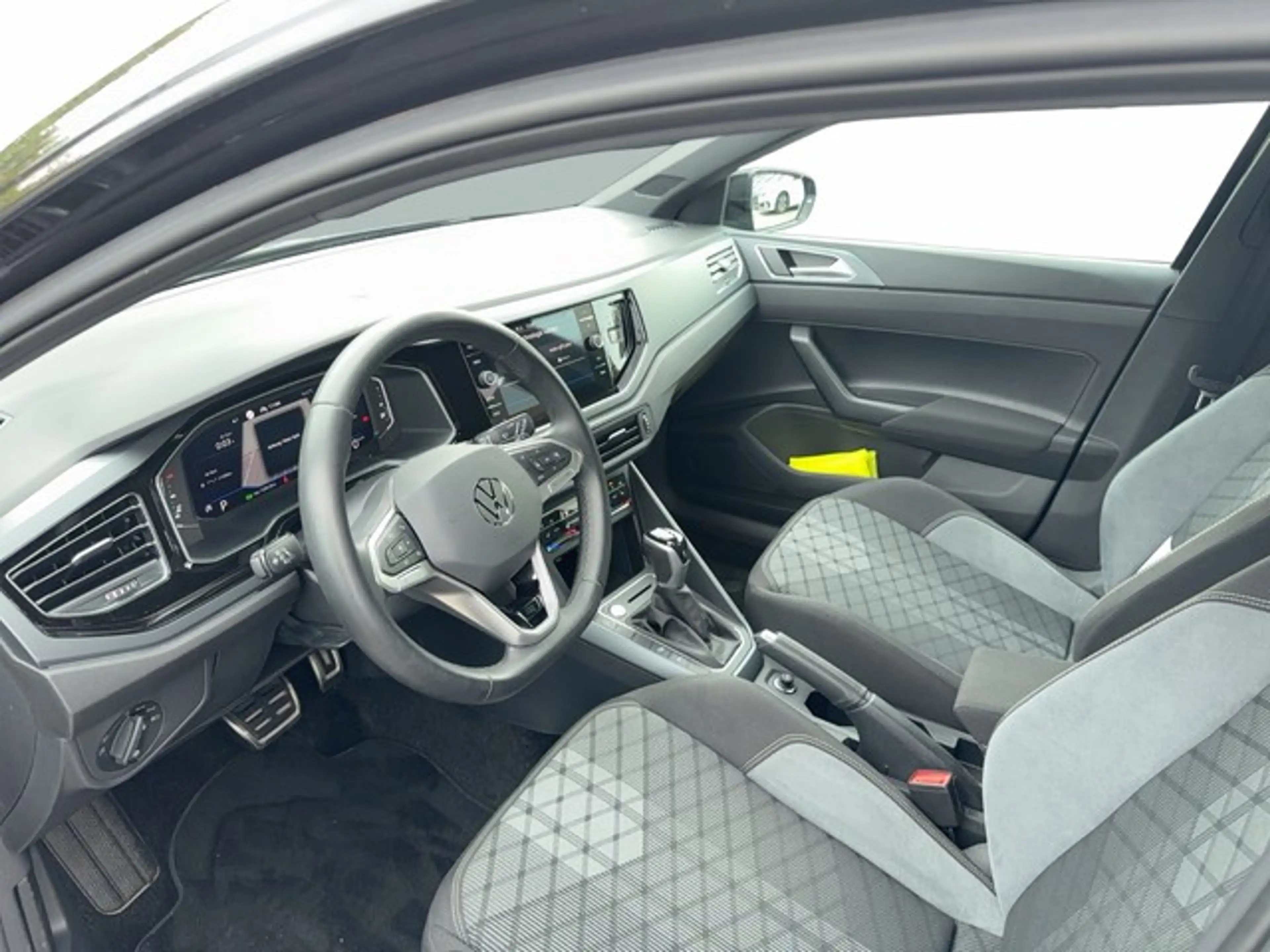 Volkswagen Polo 1.0 TSI DSG R-Line — photo 8