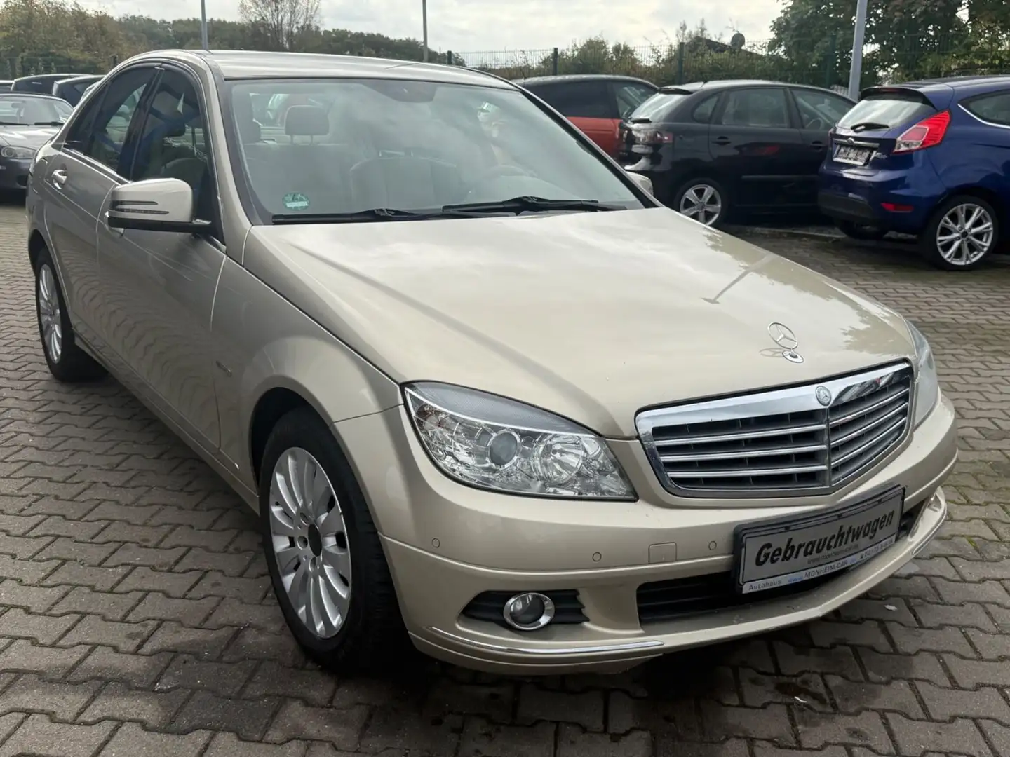 Mercedes-Benz C 250 C -Klasse Lim. C 250 CGI BlueEfficiency Beige - 2