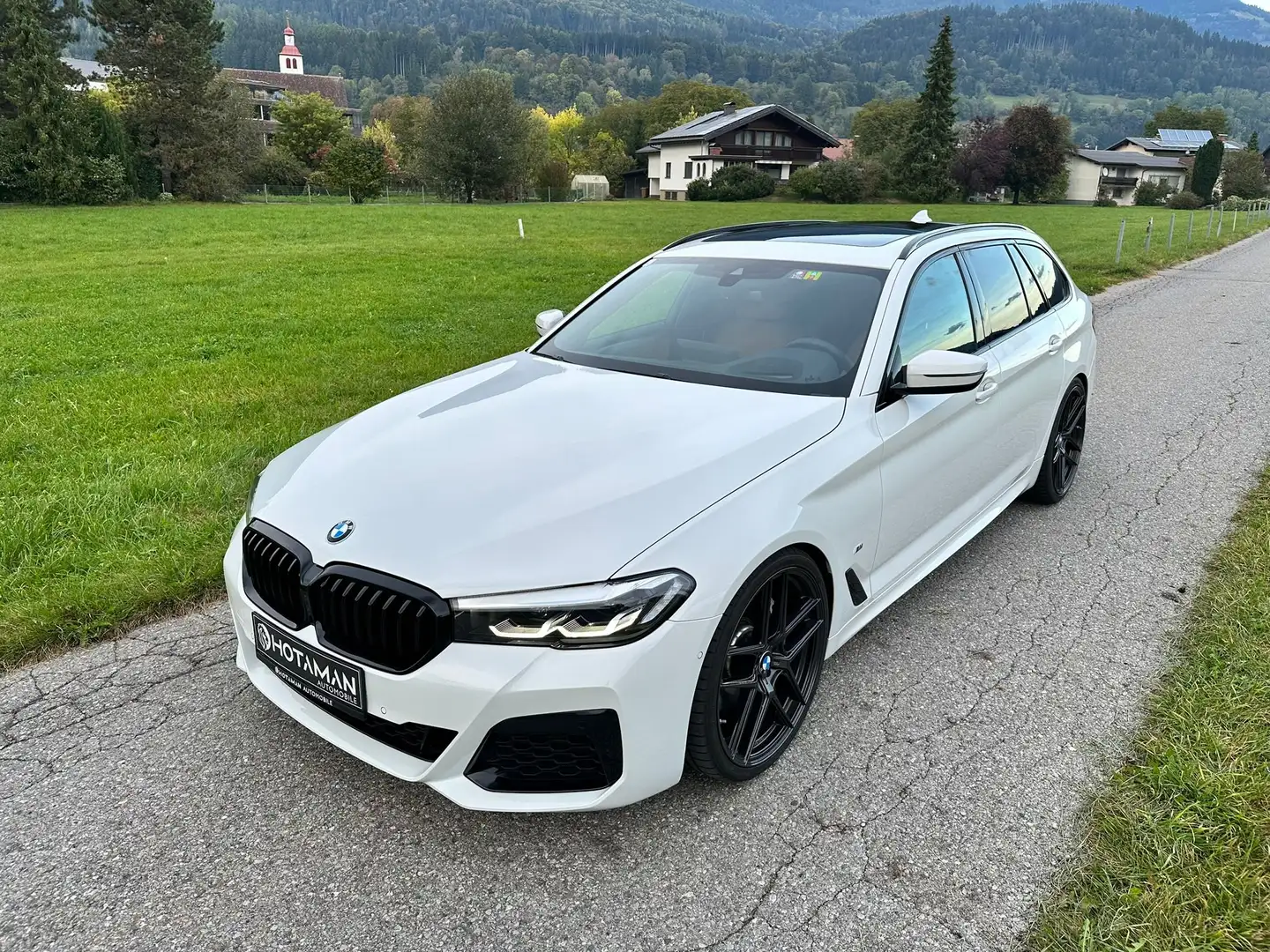 BMW 530 d M Sport Schiebedach ACC HEAD UP LED 21 Zoll Tuni Weiß - 1