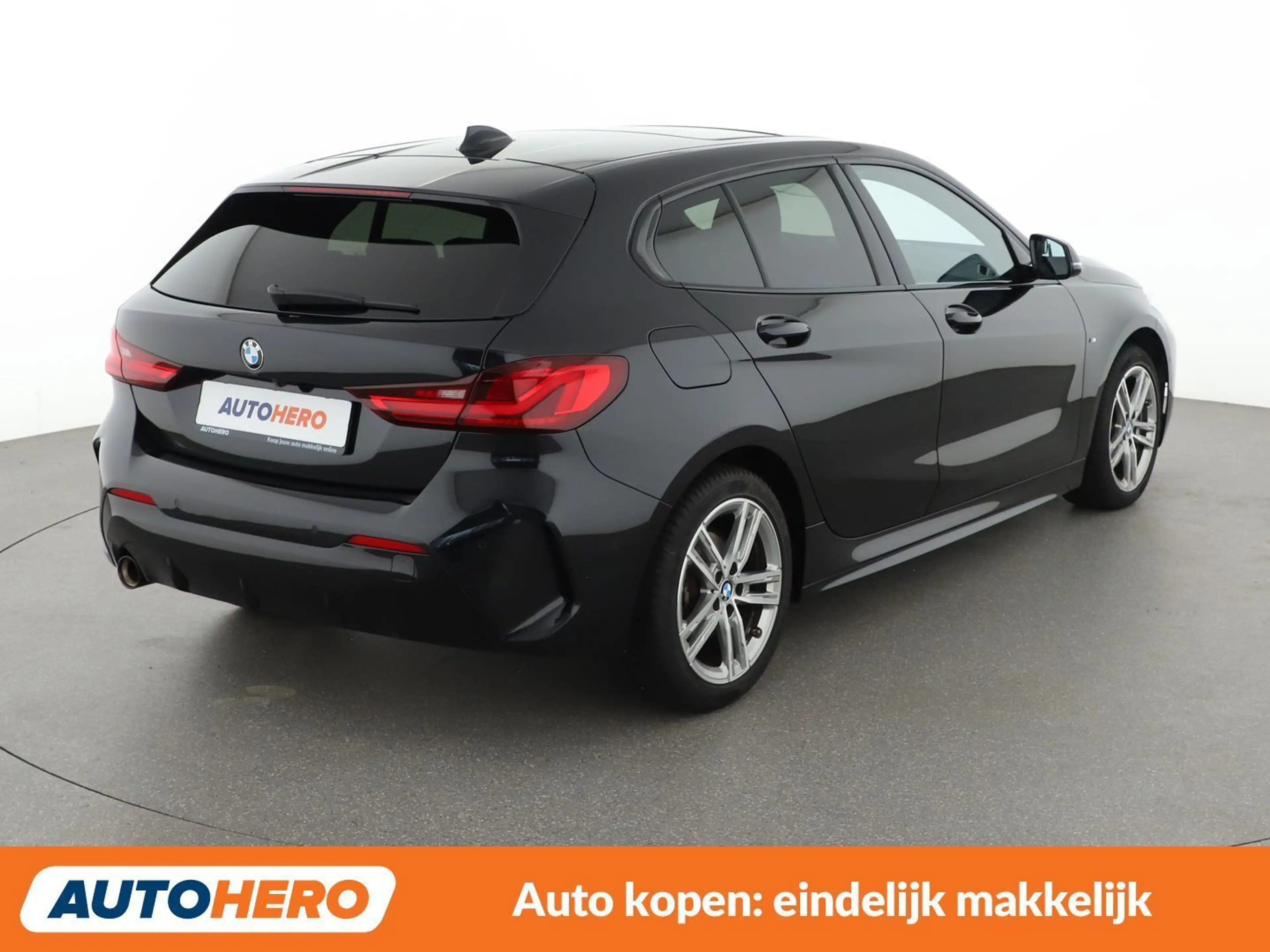 BMW 118 118i M Sport — photo 6