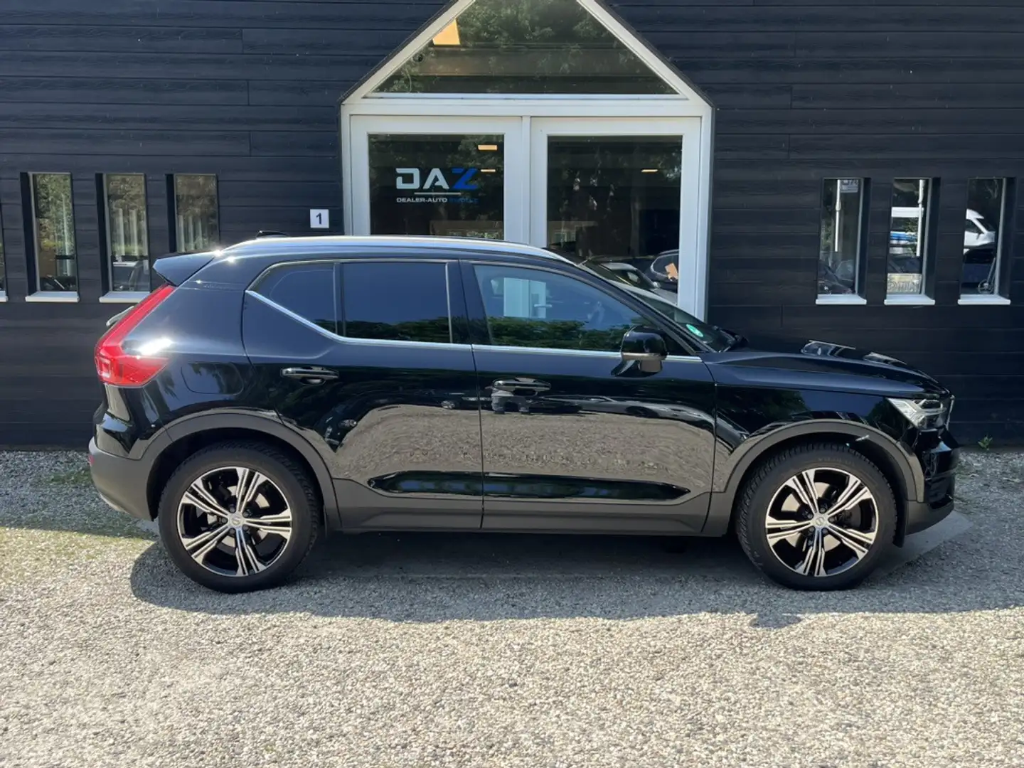Volvo XC40 1.5 T5 Twin Engine Inscription Aut/Ecc/Leer/Navi/I Noir - 2