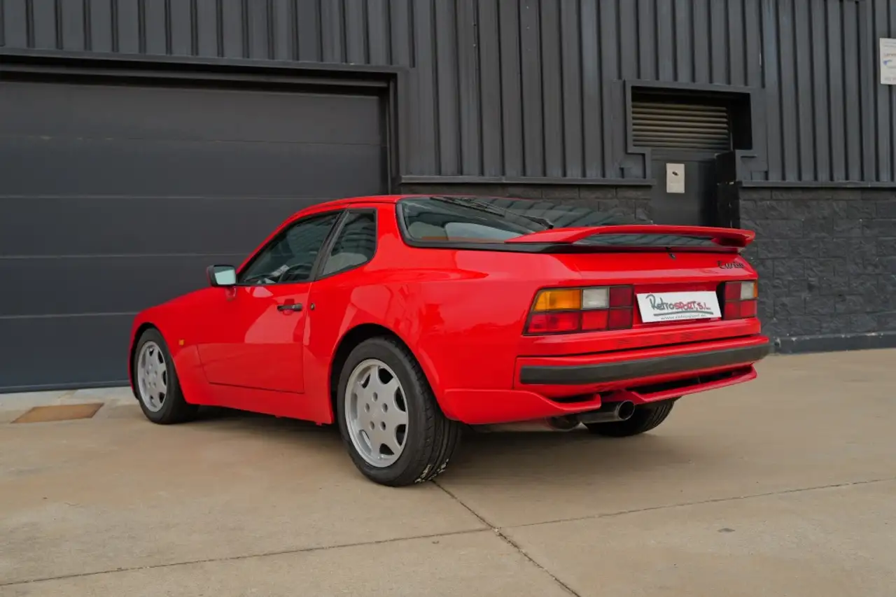 Porsche 944 Turbo, foto 9