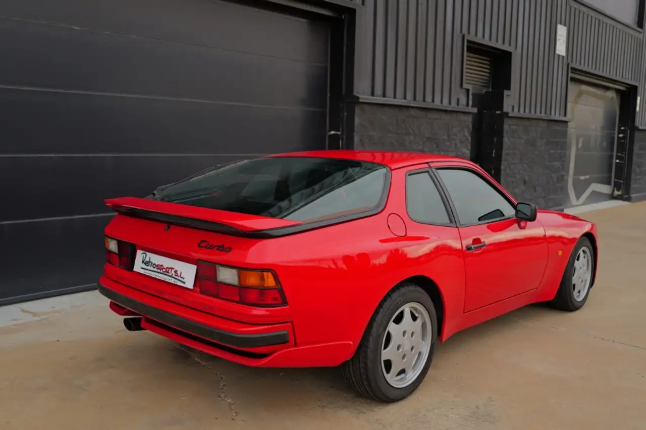 Porsche 944 Turbo, foto 4