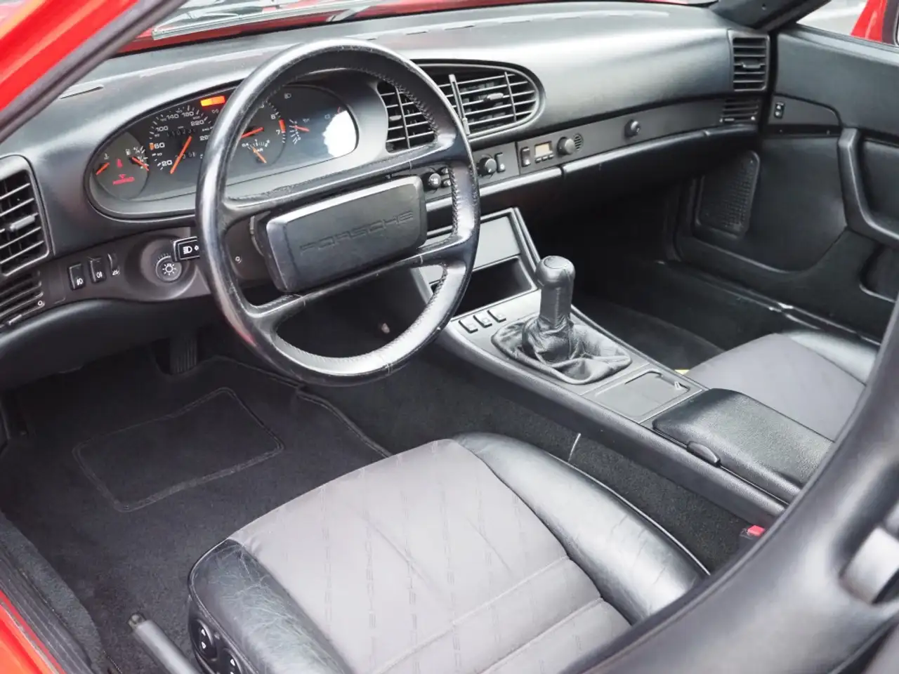 Porsche 944 Turbo, foto 12