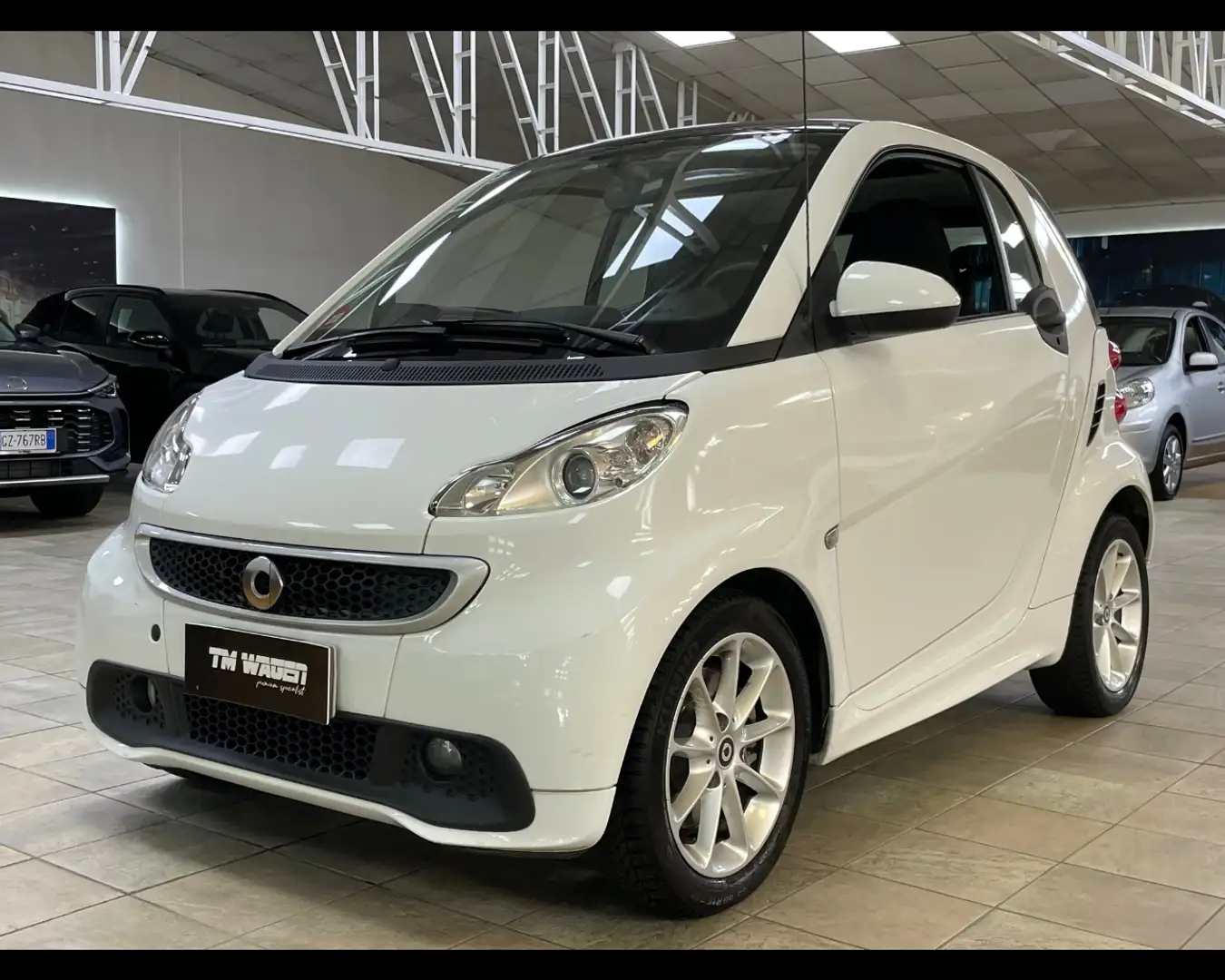 smart forTwo 1000 52 kW MHD coupé passion 71cv 2014 Bianco - 1