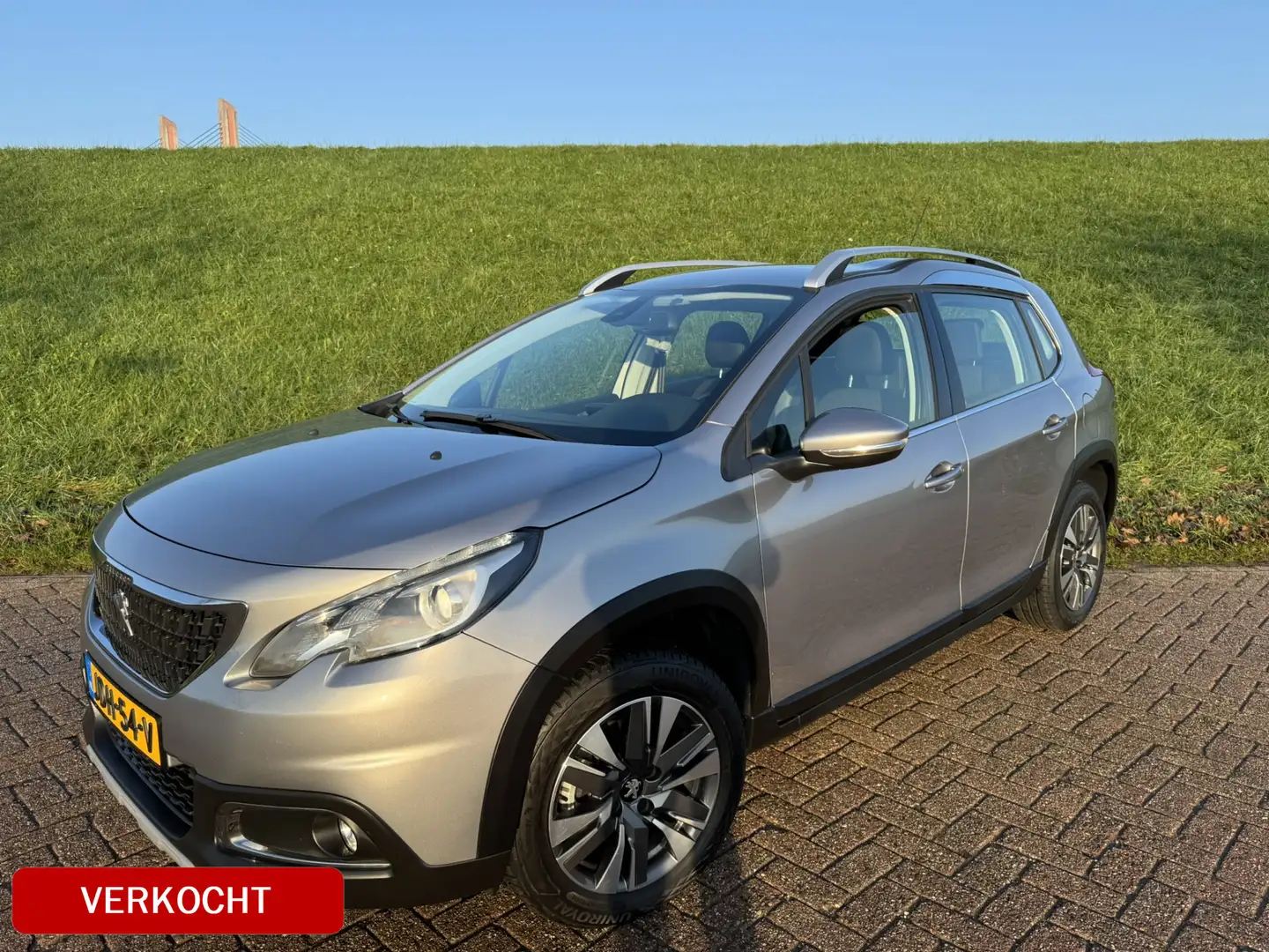 Peugeot 2008 1.2 PureTech Allure !!! Verkocht !!! Grau - 1