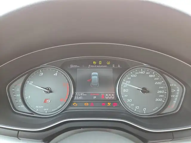 Audi S4 view 9