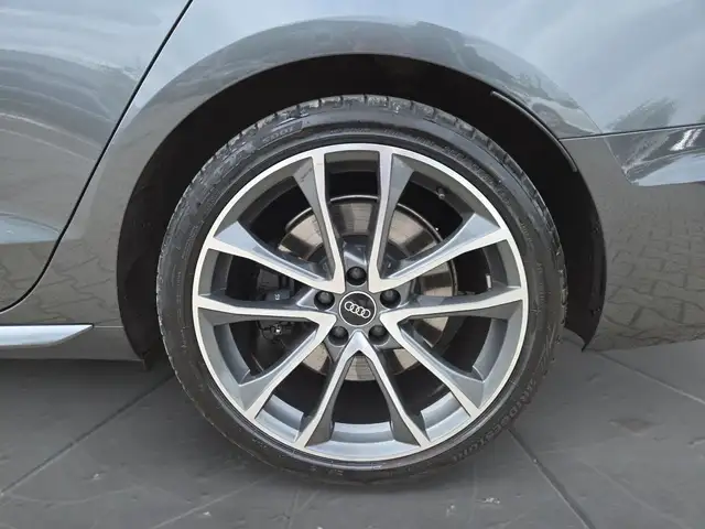 Audi S4 view 15