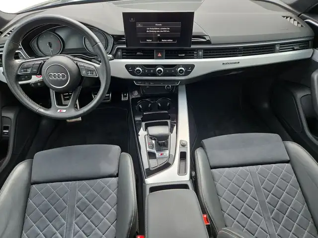 Audi S4 view 8