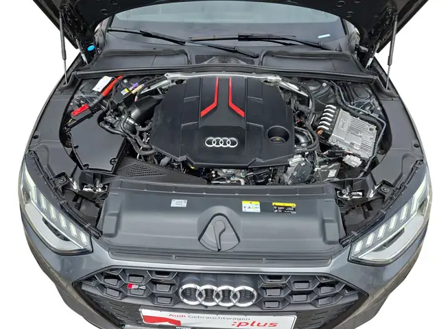 Audi S4 view 12