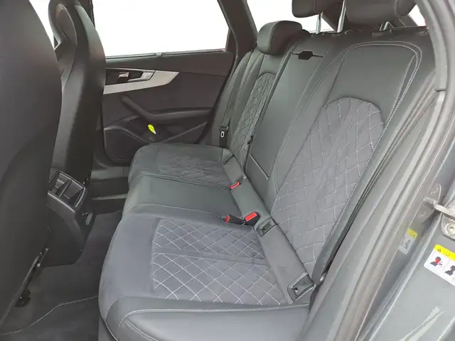 Audi S4 view 10